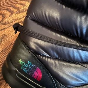 NWOT The North Face boots
